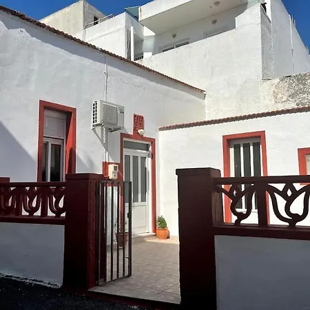 Katholiki Traditional House Casa de Férias