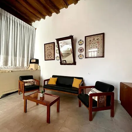 Katholiki Traditional House